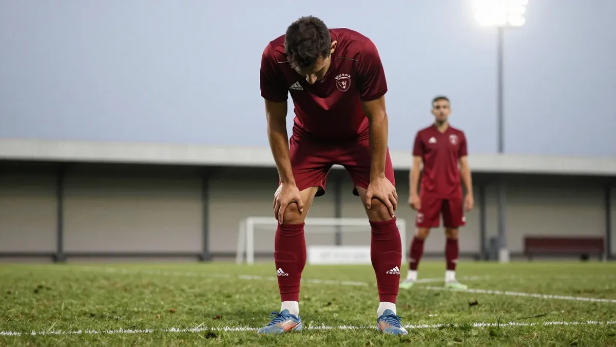 Didier Santini a mené un entraînement très strict après la défaite à Grenoble, pointant des problèmes de concentration et...