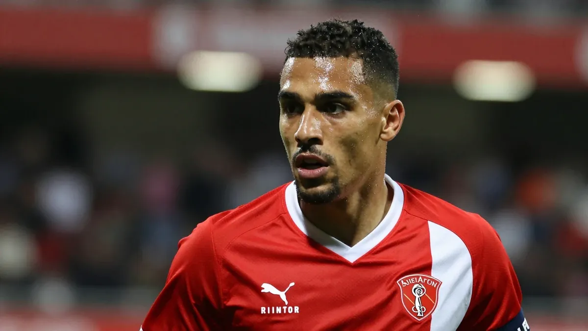 Rodez Aveyron prépare son prochain match contre Pau FC avec une forme récente de 2 victoires, 1 nul et 1 défaite en Ligue...